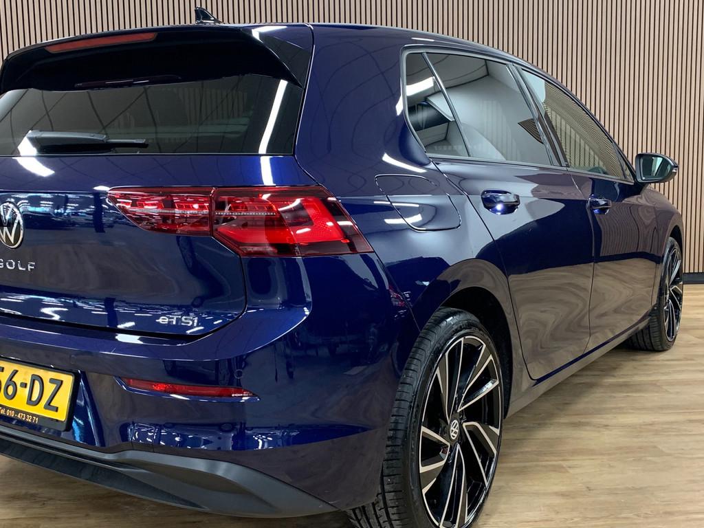 Volkswagen Golf 1.5 eTSI R-Line|LED|Automaat|Sfeerverlichtin, Auto's, Stof, 4 cilinders, 150 pk, Blauw