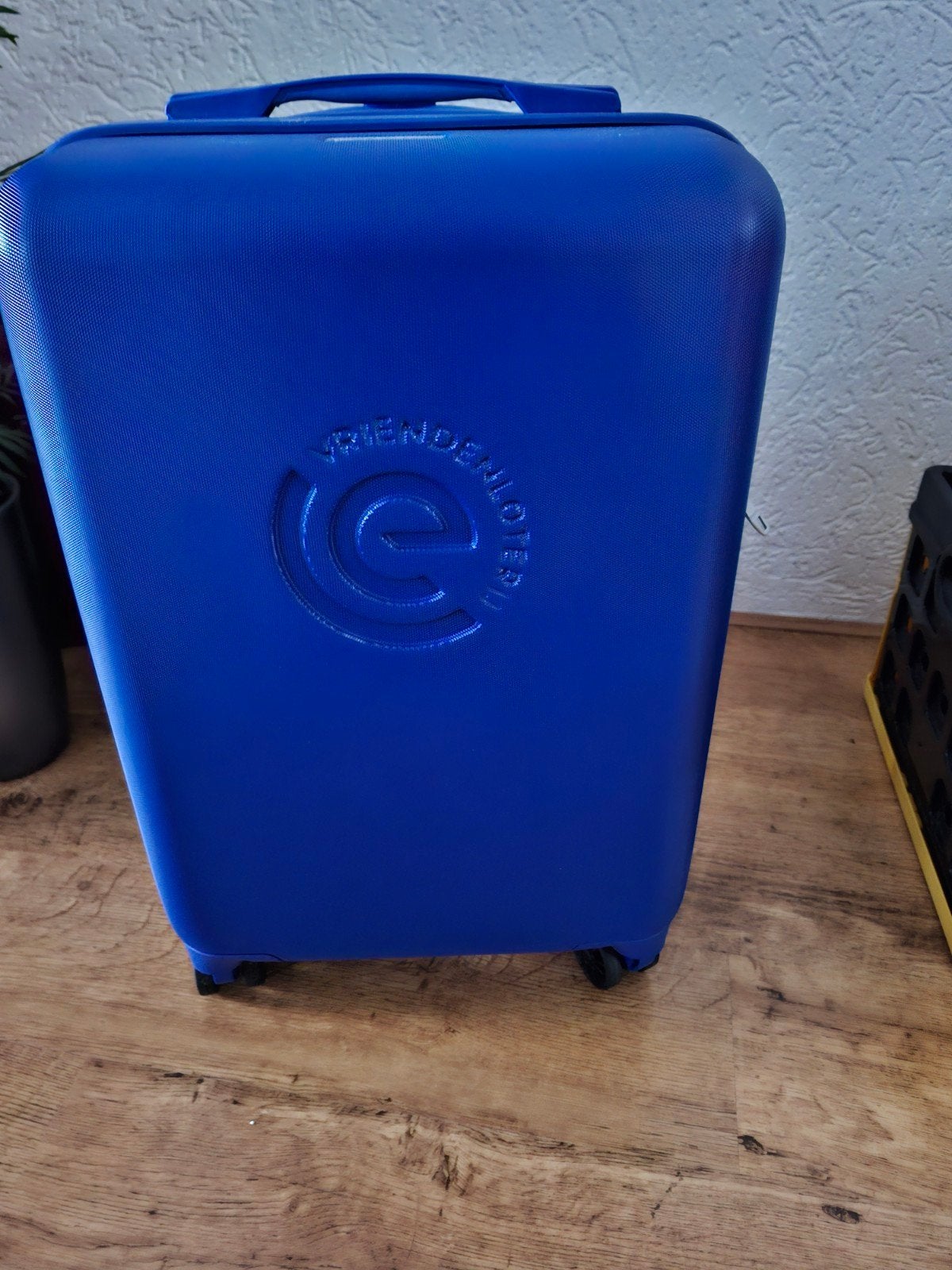 Blauwe VriendenLoterij koffer met wieltjes en slot, 50 tot 60 cm, Hard kunststof, Nieuw, 35 tot 45 cm