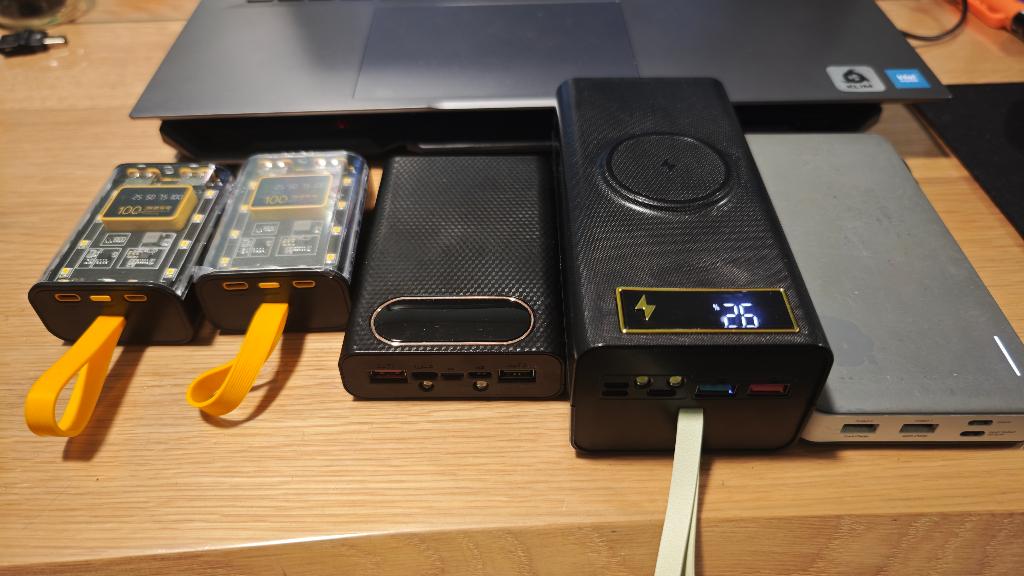 Powerbanks 54000mah fast wireless charge, 60watt, 20 watt, Telecommunicatie, Powerbanks, Ophalen of Verzenden, Zo goed als nieuw