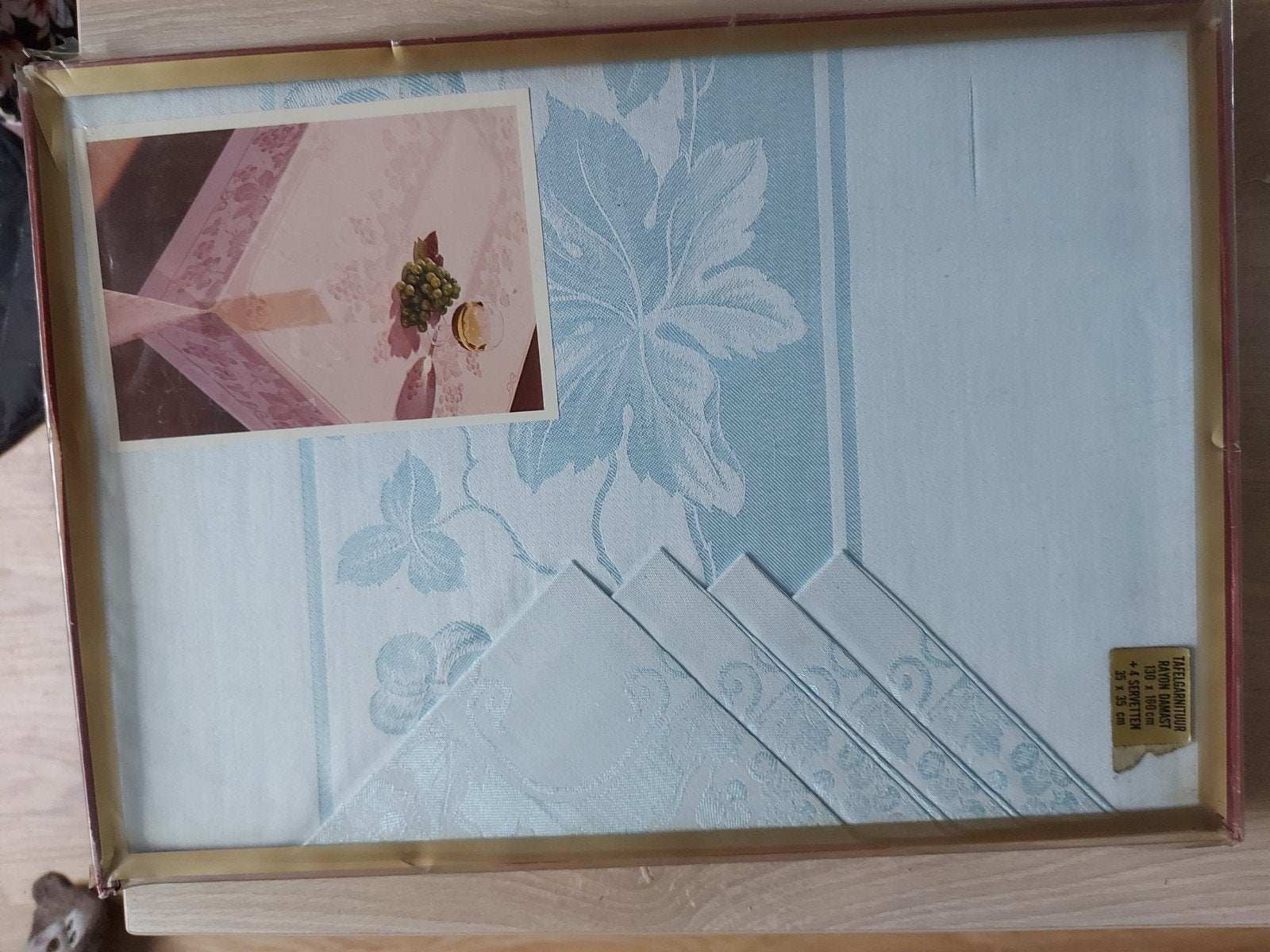 Tafelgarnituur Rayon Damast 130x160cm + 4 servetten, Ophalen of Verzenden, Nieuw, Rechthoek