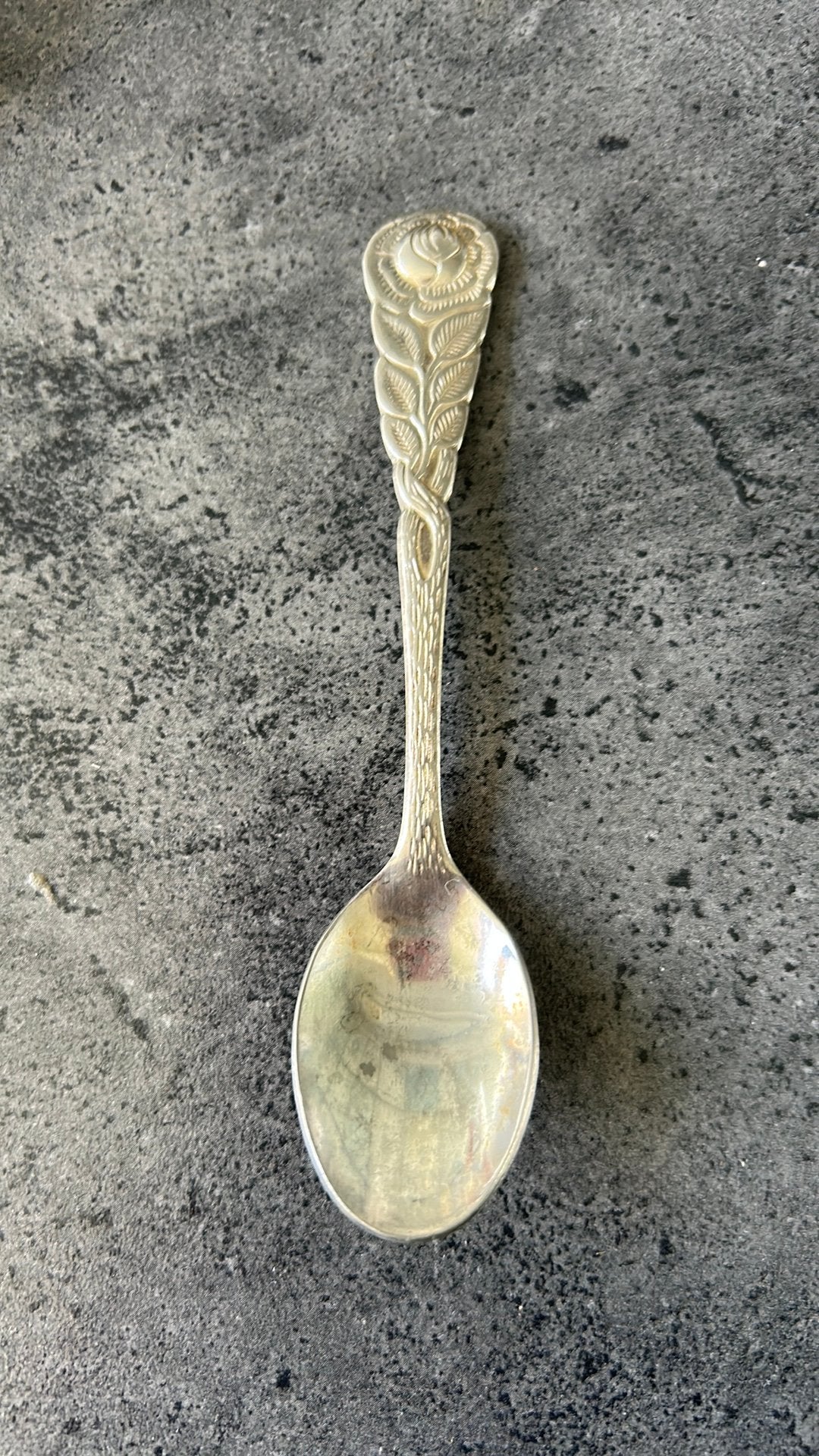 Lepel met rozenmotief, Antiek en Kunst, Antiek | Bestek, Ophalen of Verzenden