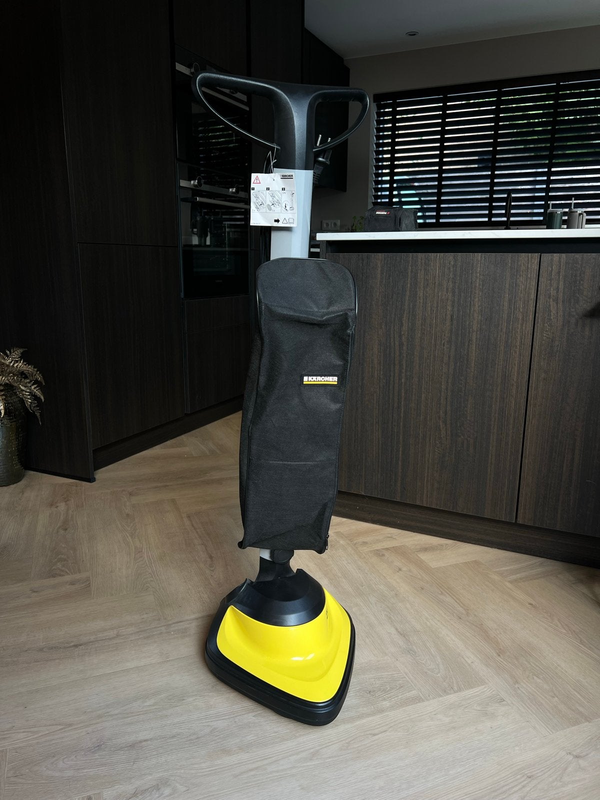 Kärcher FP 303 Vloerpoetsmachine - Zo goed als nieuw, Ophalen, Zo goed als nieuw, Schrobmachine