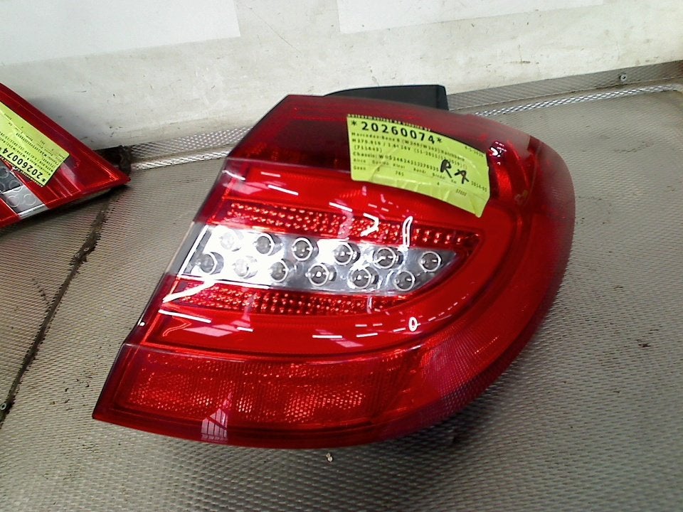 Achterlicht Rechts Mercedes-Benz B (W246/W242) a2468200664, Auto-onderdelen, Gebruikt, Mercedes-Benz AG, Mercedes-Benz, Mercedesstraße 120, Stuttgart 70372, , Duitsland