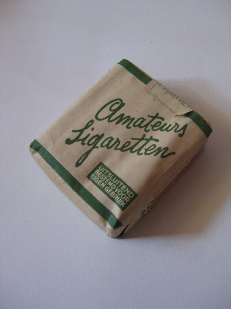 Vintage verpakking Amateurs Sigaretten 1940-45, Ophalen, Zo goed als nieuw, Tabaksdoos of Verpakking