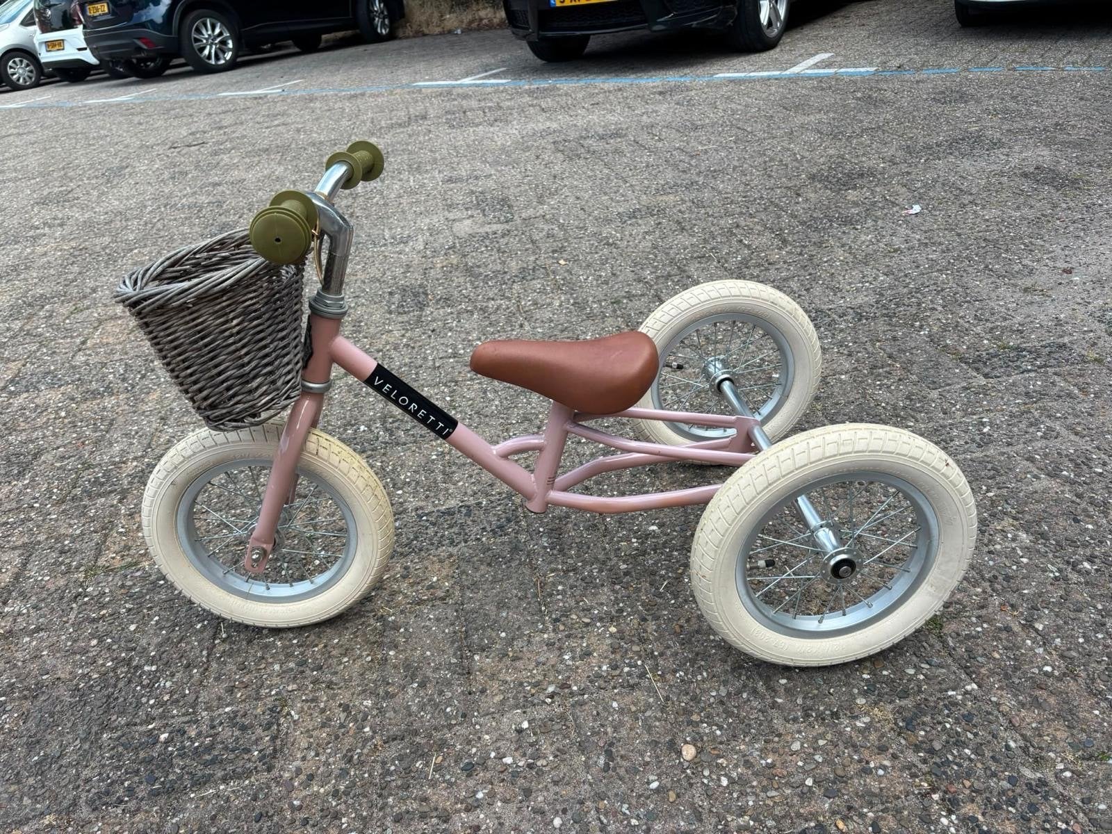 Veloretti loopfiets met mandje - Roze, Ophalen of Verzenden, Gebruikt, Velgrem, Verstelbare zitting