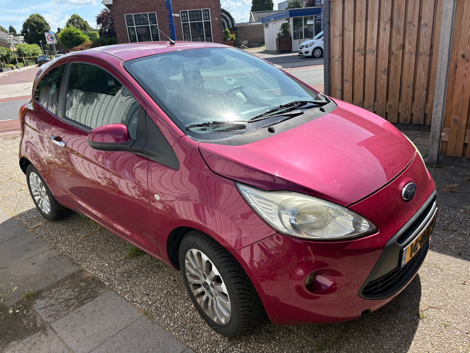 Ford Ka 1.2 51KW 2010 Rood, Auto's, Voorwielaandrijving, Stof, 1242 cc, 4 cilinders