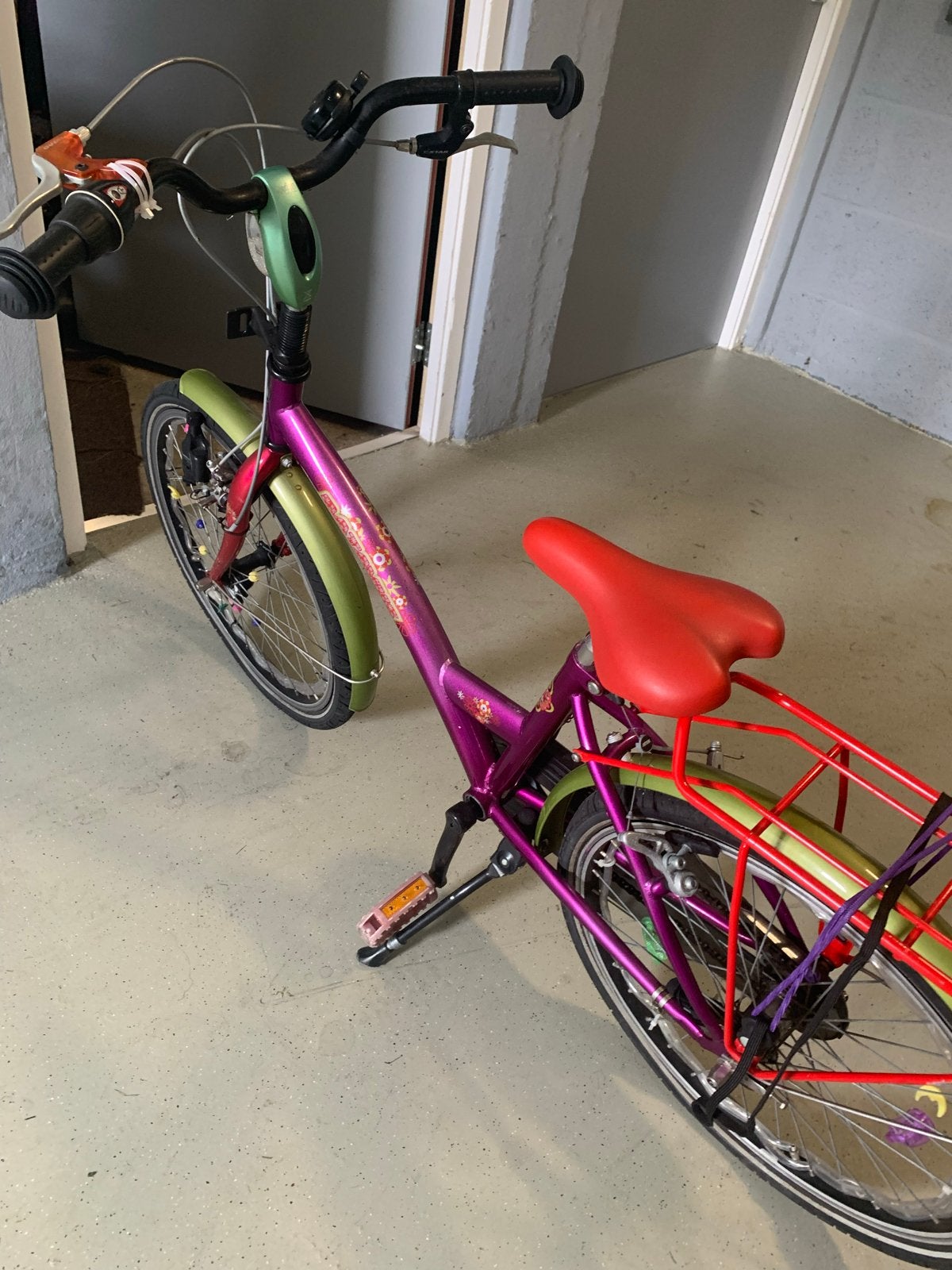 Leuke meisjesfiets in nette staat - Ideaal voor 8-jarigen!, Ophalen, Versnellingen, Zo goed als nieuw, Schijfrem