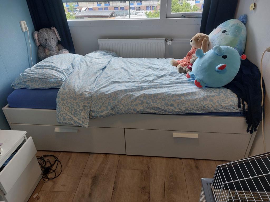 Complee 1 persoons bed ikea brimnes wit lades als nieuw, Huis en Inrichting, Slaapkamer | Bedden, Ophalen, 90 cm, Eenpersoons