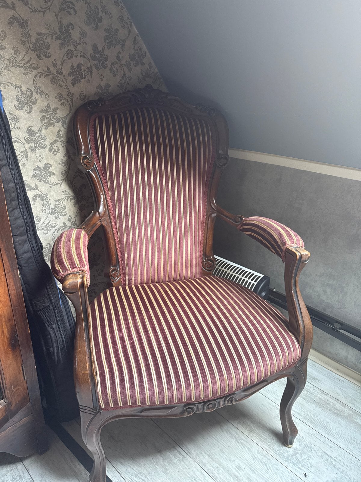 Antieke fauteuil met gestreepte bekleding, Ophalen of Verzenden