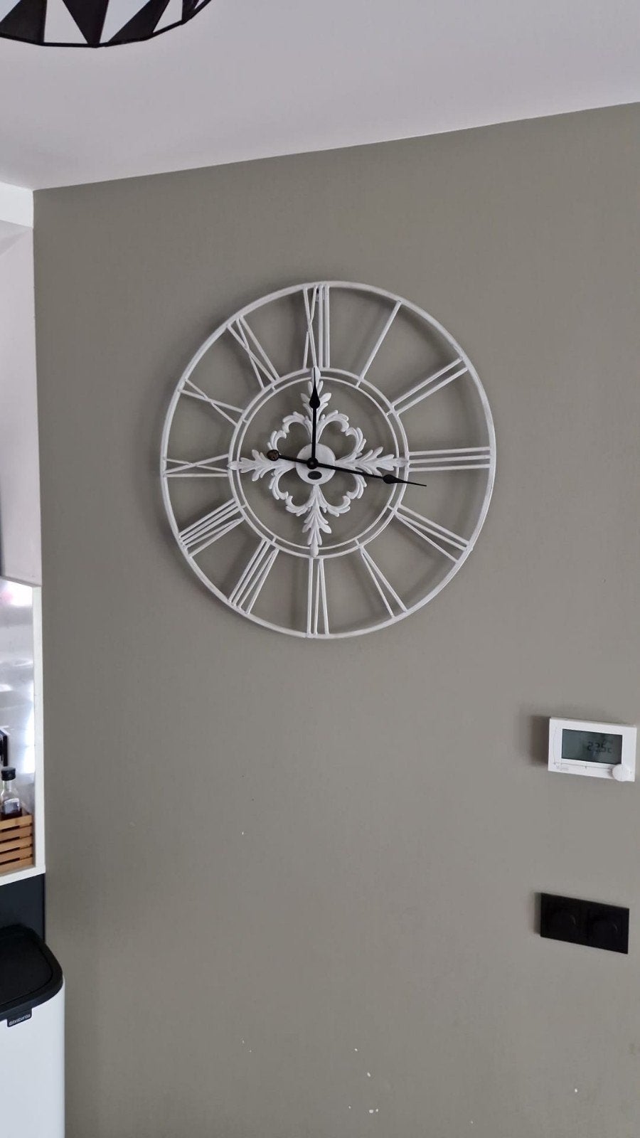 Riverdale klok - witte wandklok 70 cm, Ophalen, Wandklok, Wit, Analoog