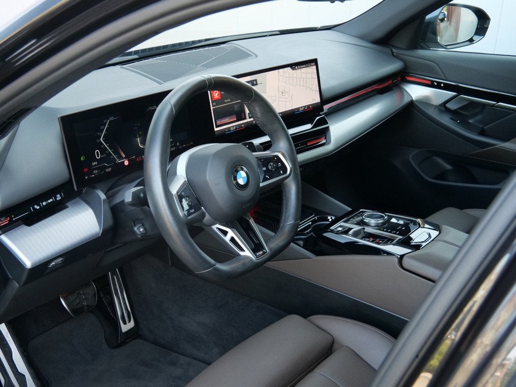BMW 5 Serie 520i 208 Pk Automaat M-pakket / Leer / Navi / DA, Auto's, BMW, Automaat, 1998 cc, Achterwielaandrijving, Gebruikt