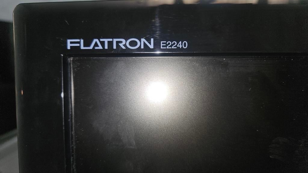 LG Flatron E2240 monitor 22 inch, Ophalen of Verzenden