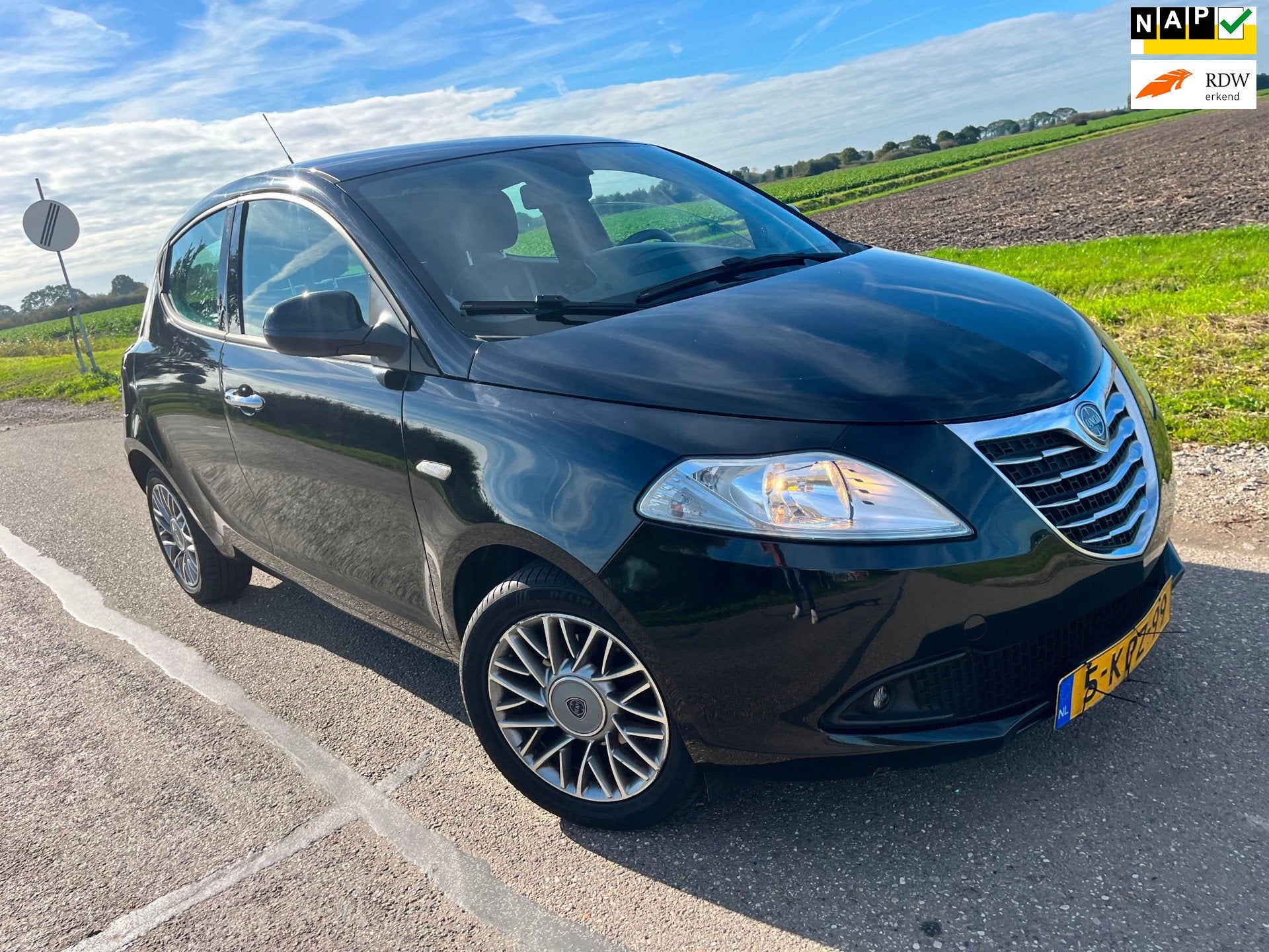 Lancia Ypsilon 0.9 TwinAir Silver / 112.000 nap! 2013, Auto's, Voorwielaandrijving, Euro 5, 86 pk, Gebruikt