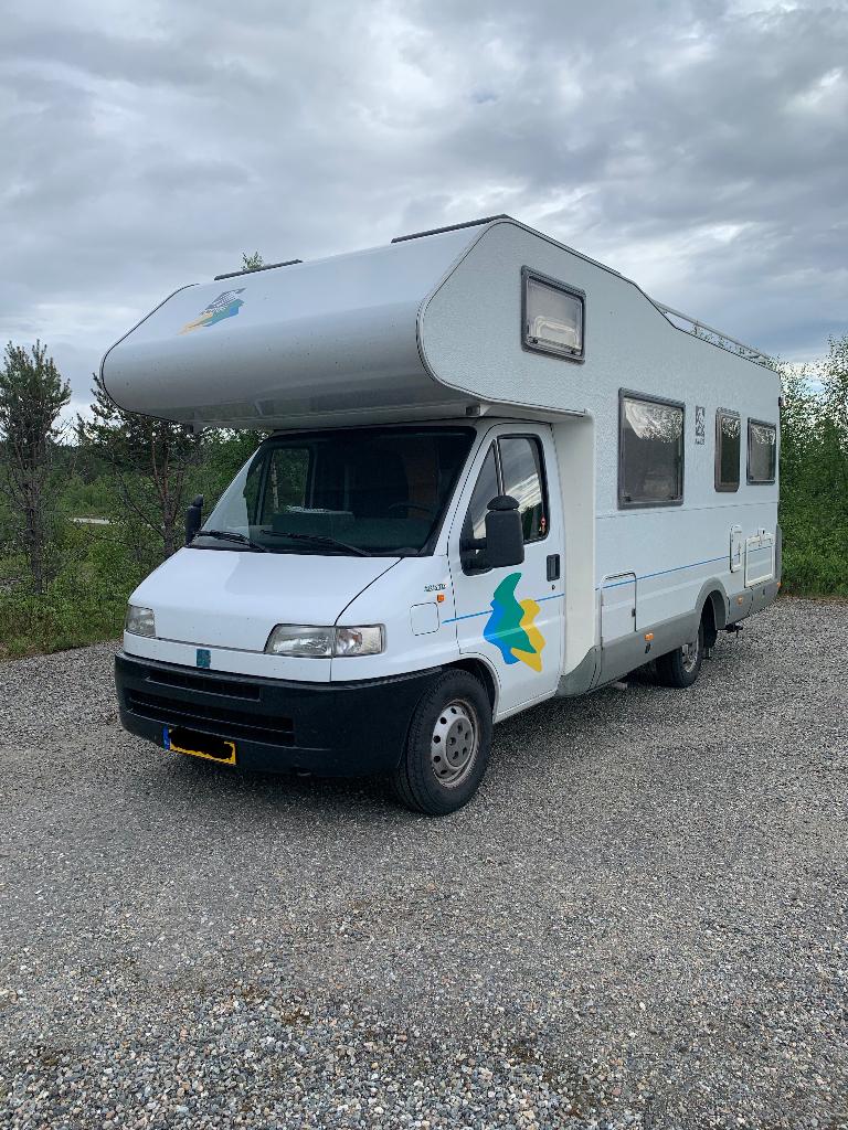 Knaus Traveller 685 Off Grid, in perfecte staat, lage km, 6P, Caravans en Kamperen, Campers, Alkoof, Ringverwarming, Koelkast