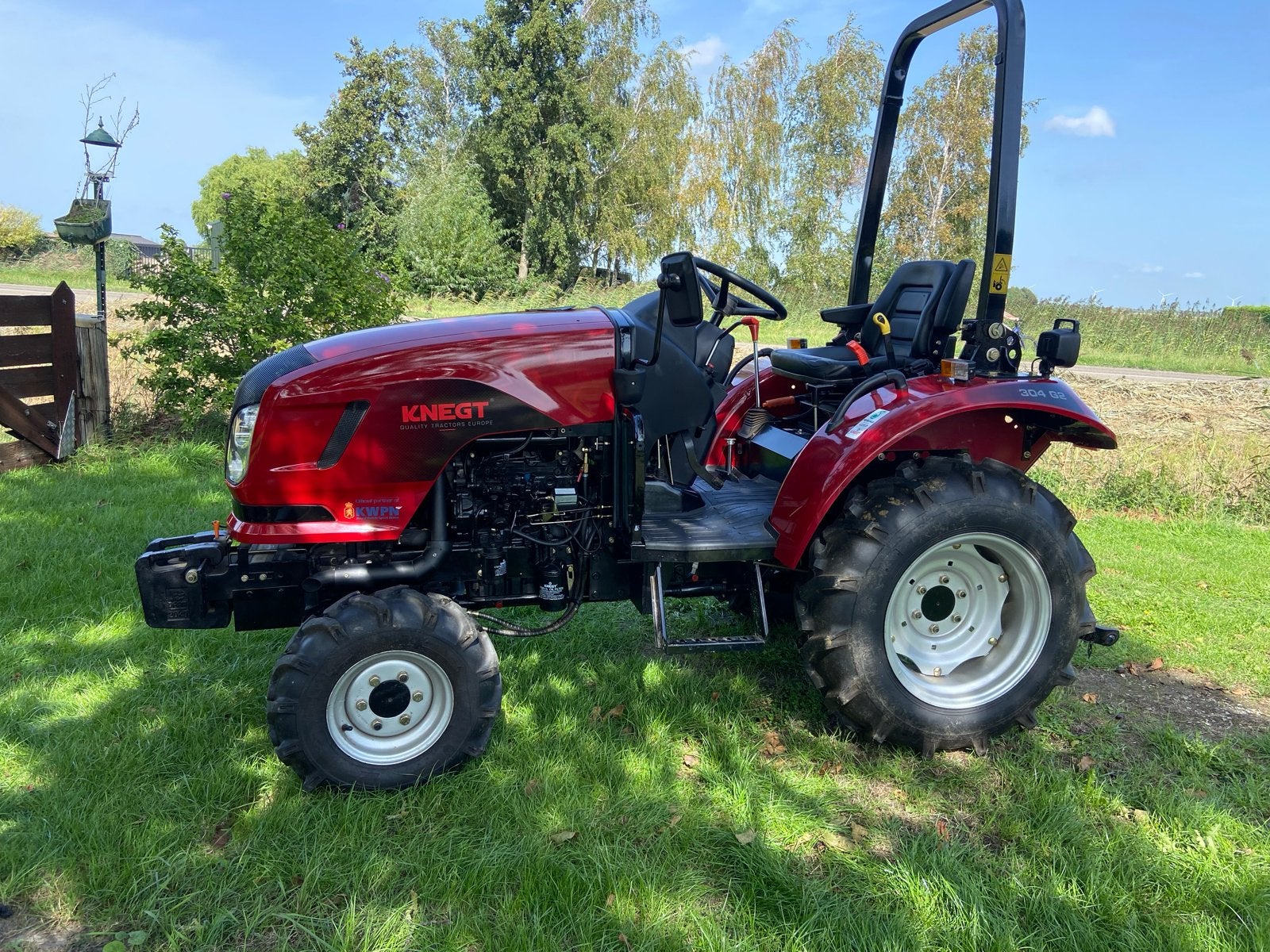 Knegt 304 G2 compacttractor - Nieuwstaat 70 bedrijfsuur, Zakelijke goederen, Agrarisch | Tractoren, Gebruikt, Tot 2500, Tot 80 Pk