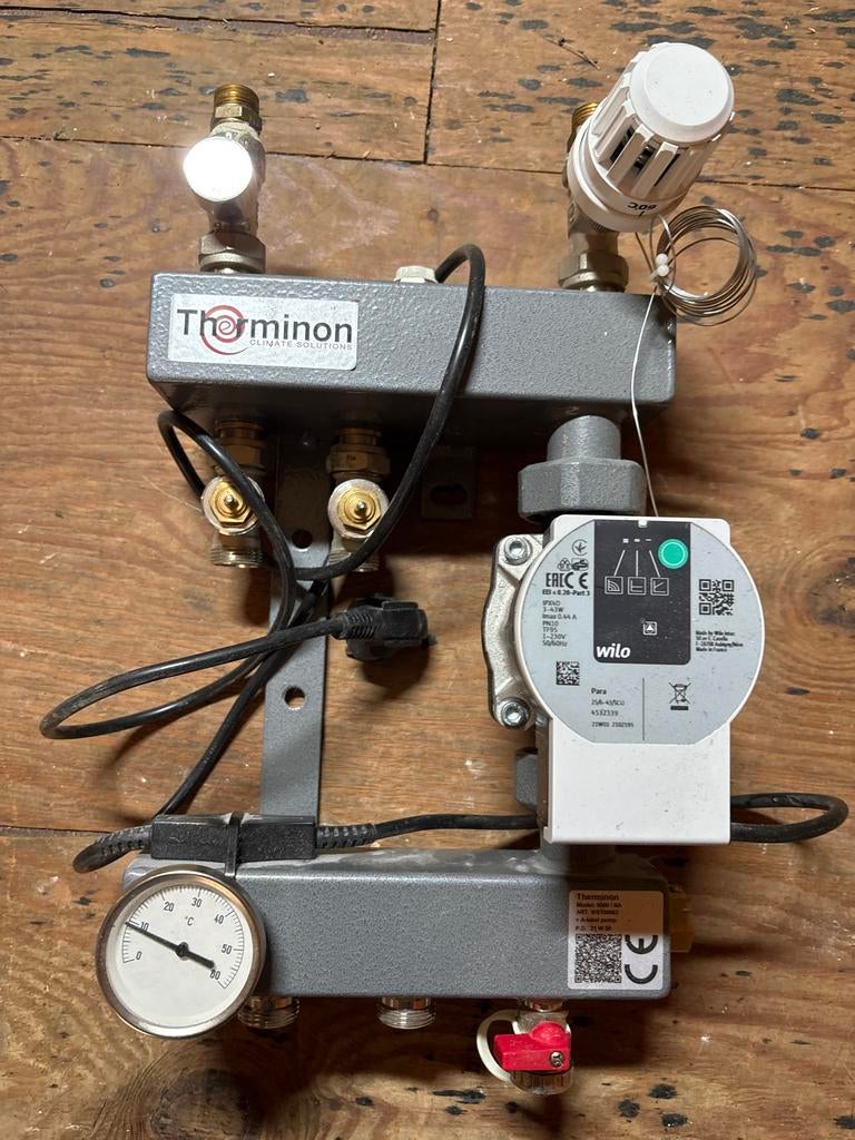 Therminon verdeler met Wilo pomp, Doe-het-zelf en Verbouw, Verwarming en Radiatoren, Ophalen, Gebruikt, Minder dan 30 cm, Overige typen
