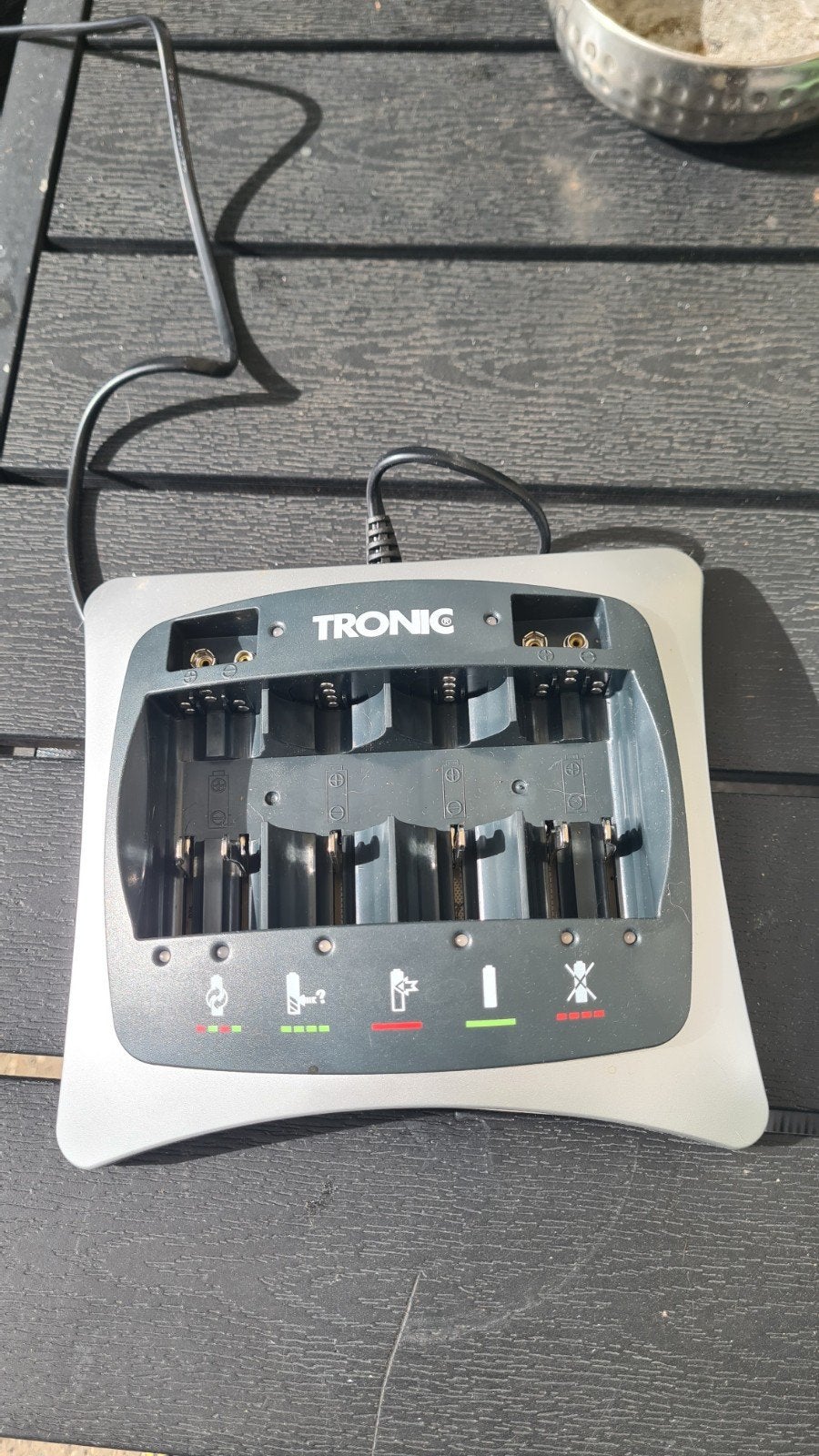 Tronic Universele Acculader - Laadt tot 8 accu's, Ophalen of Verzenden, Gebruikt, Oplaadbaar