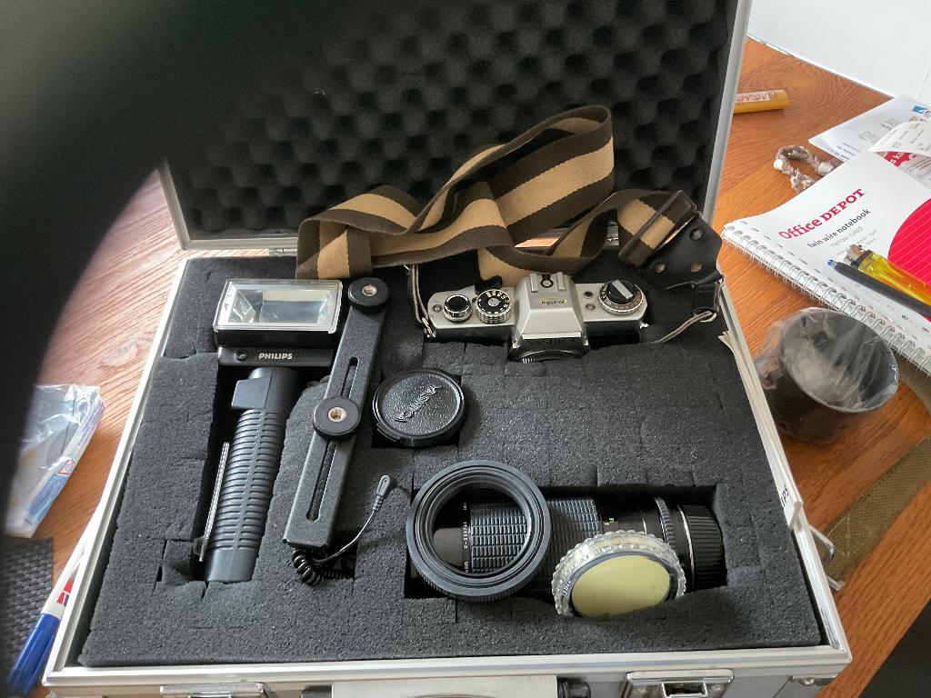 Camera,2 lenzen, flitsapparaat incl. koffer, Audio, Tv en Foto, Fotocamera's Analoog, Ophalen, Gebruikt, Spiegelreflex, Overige Merken