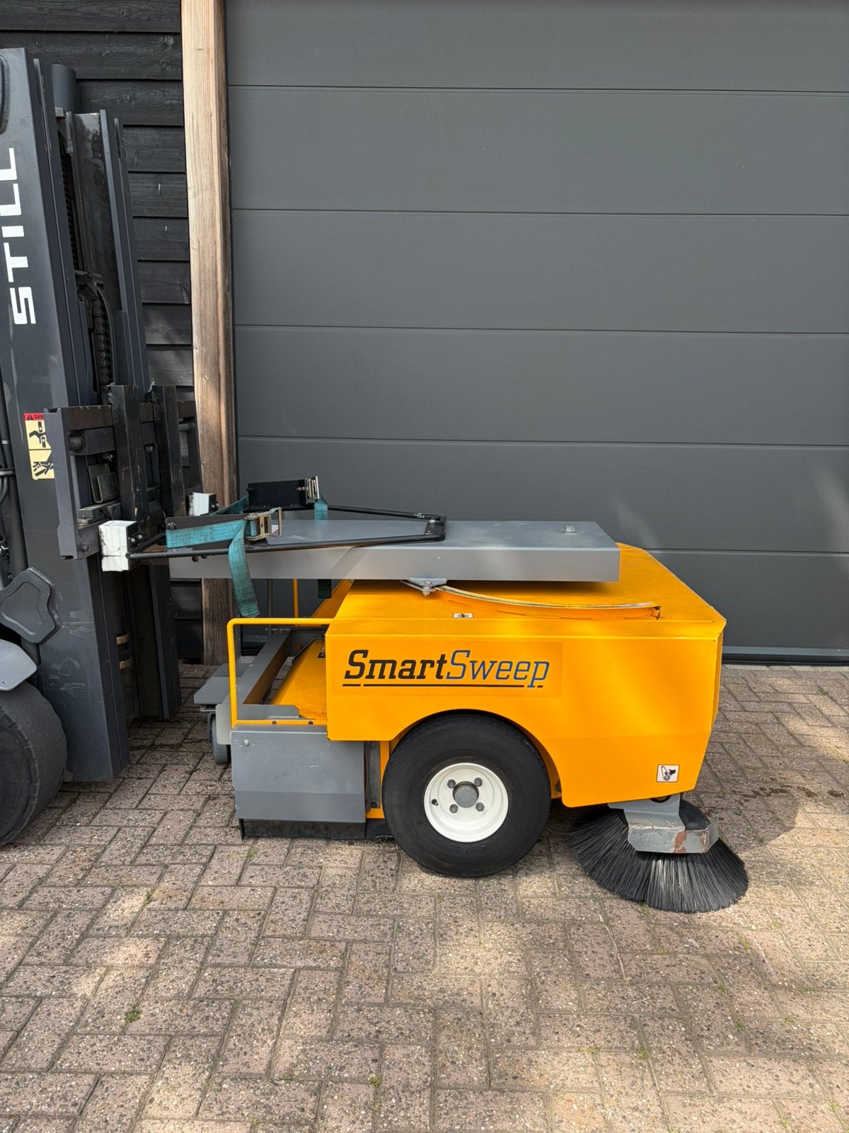 SmartSweep | Veegmachine heftruck/shovel aanbouw, Tuin en Terras, Veegmachines, Ophalen of Verzenden, Gebruikt, SmartSweep