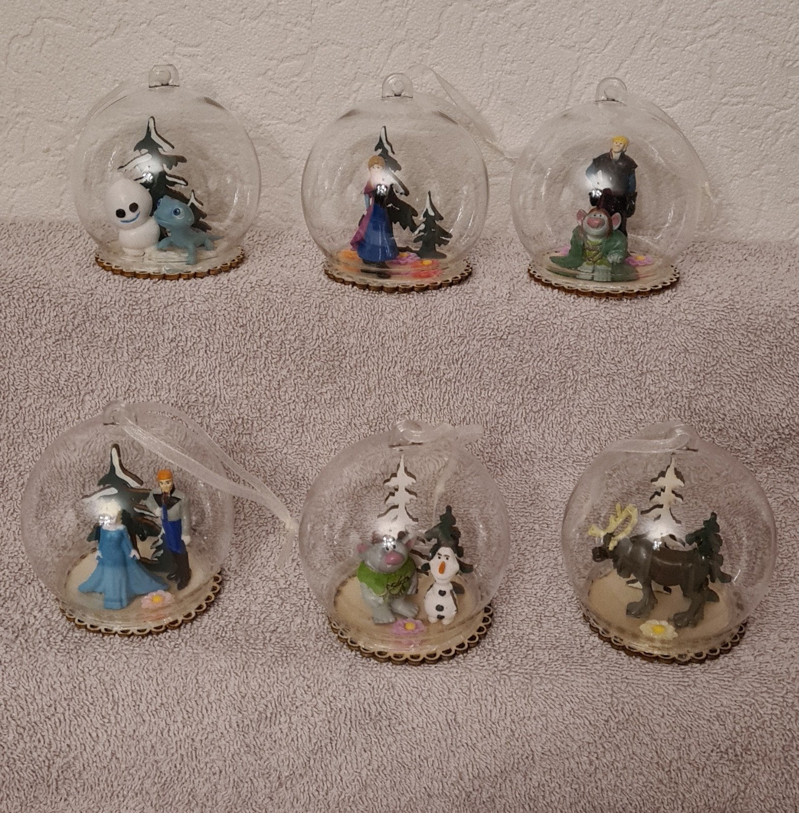 6x dichte kerstballen
met FROZEN, Ophalen of Verzenden, Overige figuren, Zo goed als nieuw, Beeldje of Figuurtje