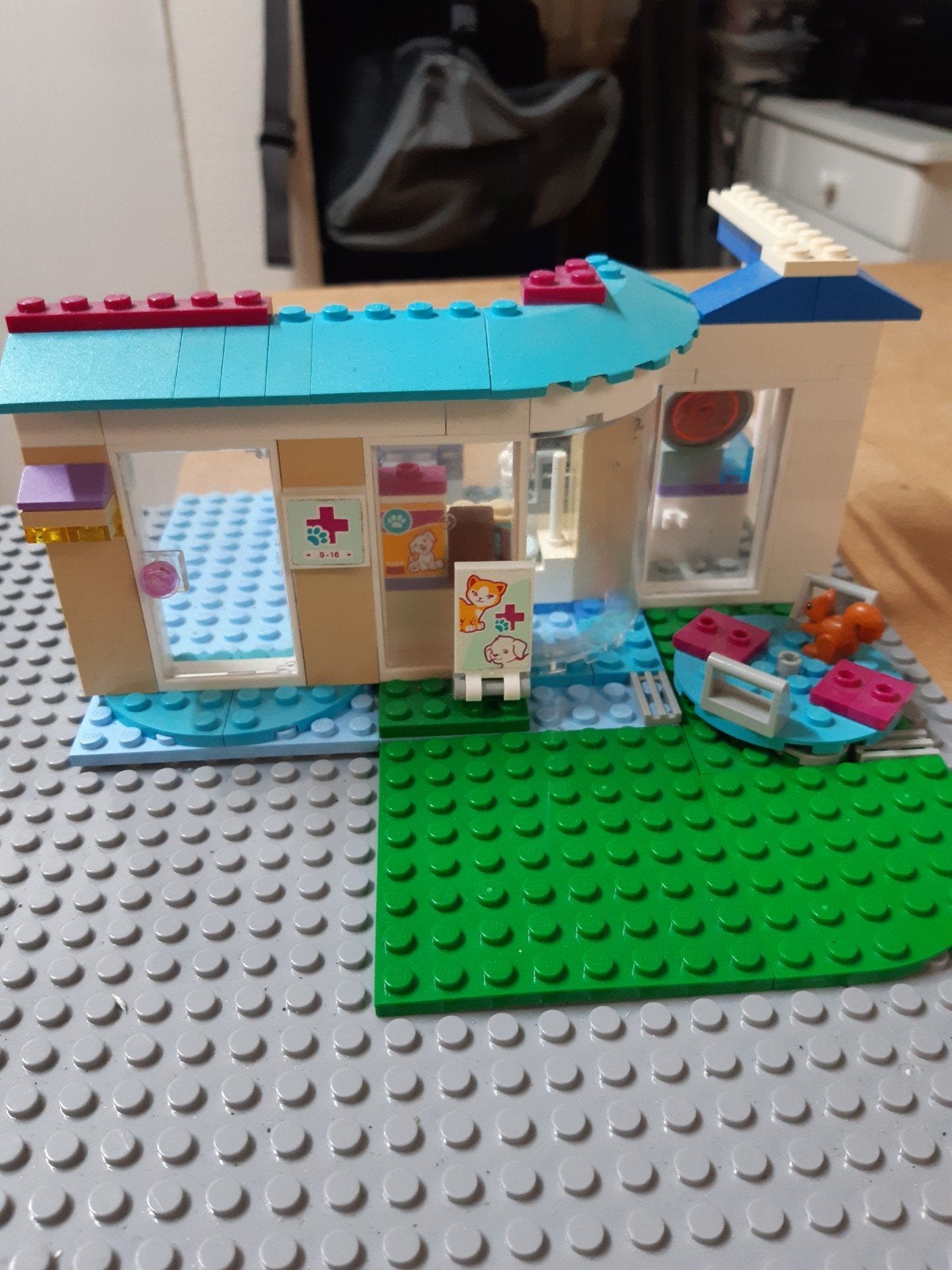 Lego Friends setjes: ijssalon, pizzeria en dierenkliniek, Ophalen of Verzenden, Gebruikt, Overige merken