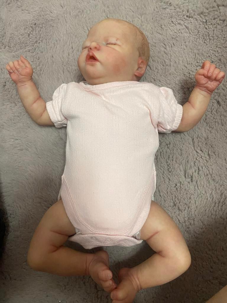 Reborn baby Livia, Ophalen of Verzenden, Zo goed als nieuw, Babypop