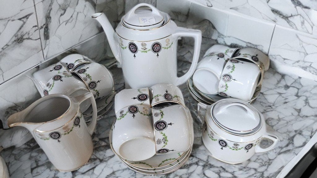 Vintage theeservies met bloemmotief, Ophalen