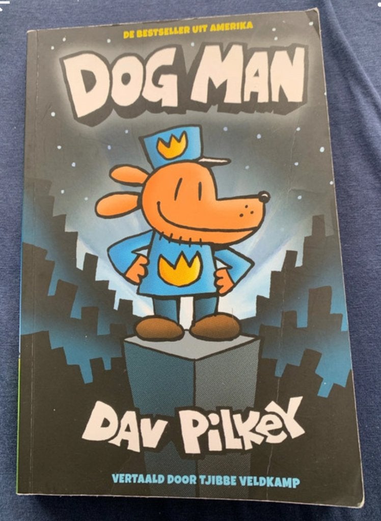Dogman deel 1, Ophalen of Verzenden, Gelezen, Dav Pilkey, Moppen