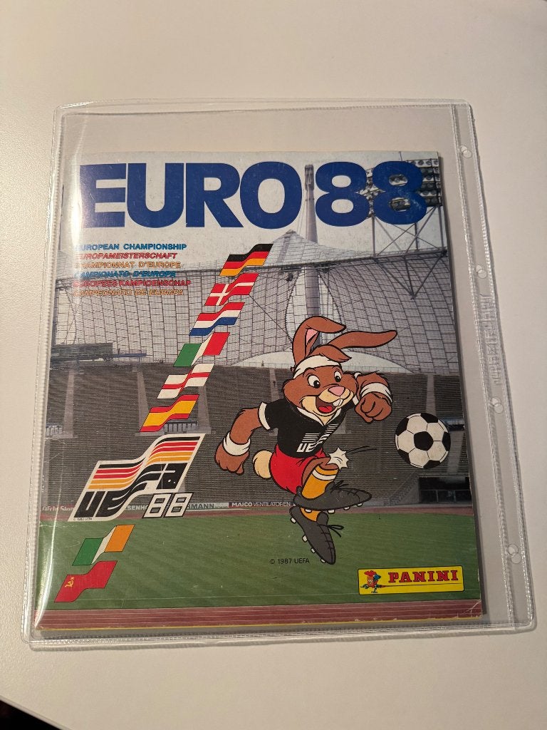 Mooi, compleet Panini EK 1988 album, incl echte Sjaak Troost, Verzenden, Zo goed als nieuw, Meerdere stickers