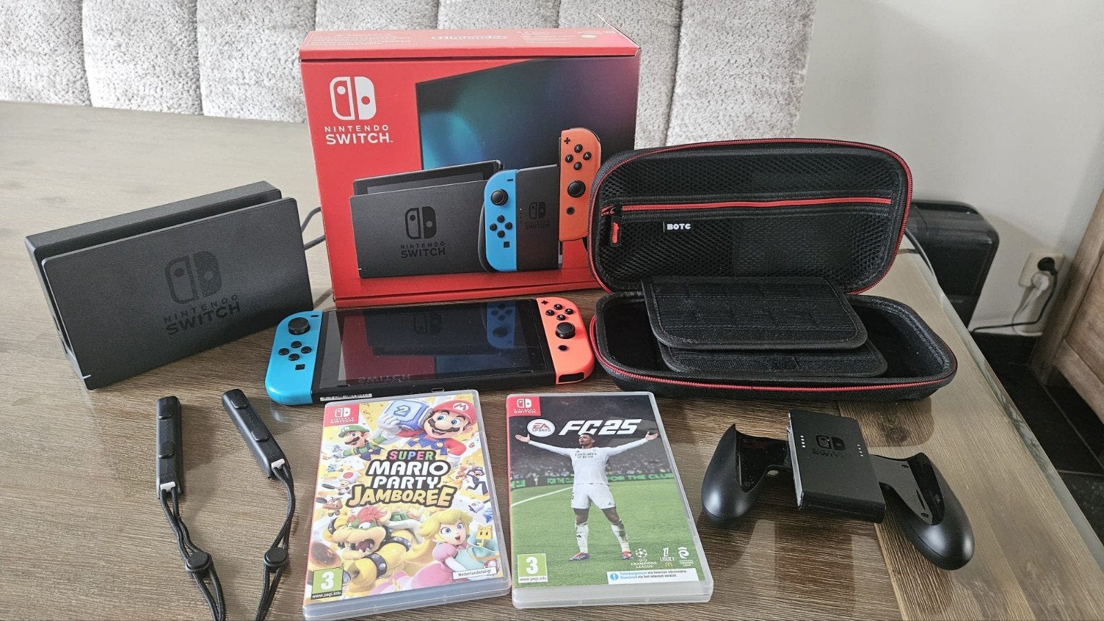 Nintendo Switch + spellen etc., Ophalen of Verzenden, Zo goed als nieuw, Met 2 controllers, Switch Original