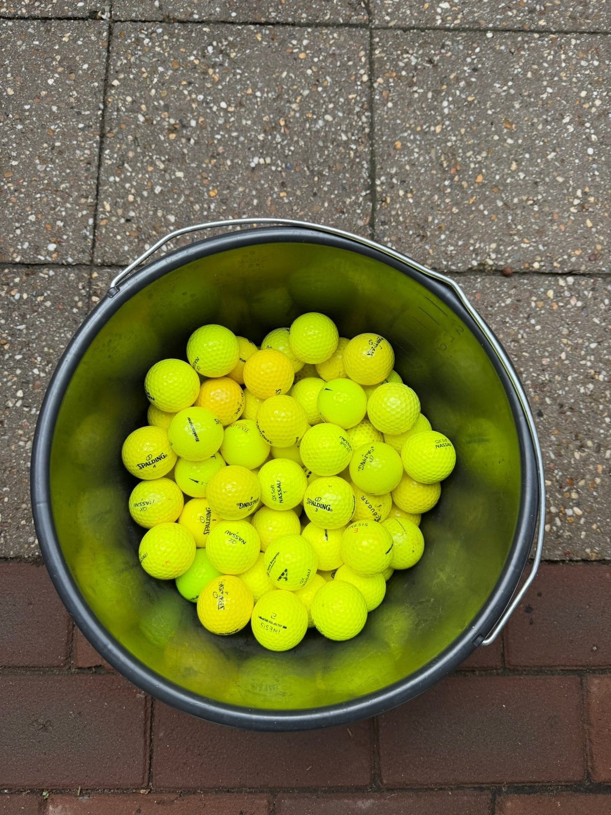 100 gele golfballen, Sport en Fitness, Overige merken, Gebruikt, Bal(len), 6603EB