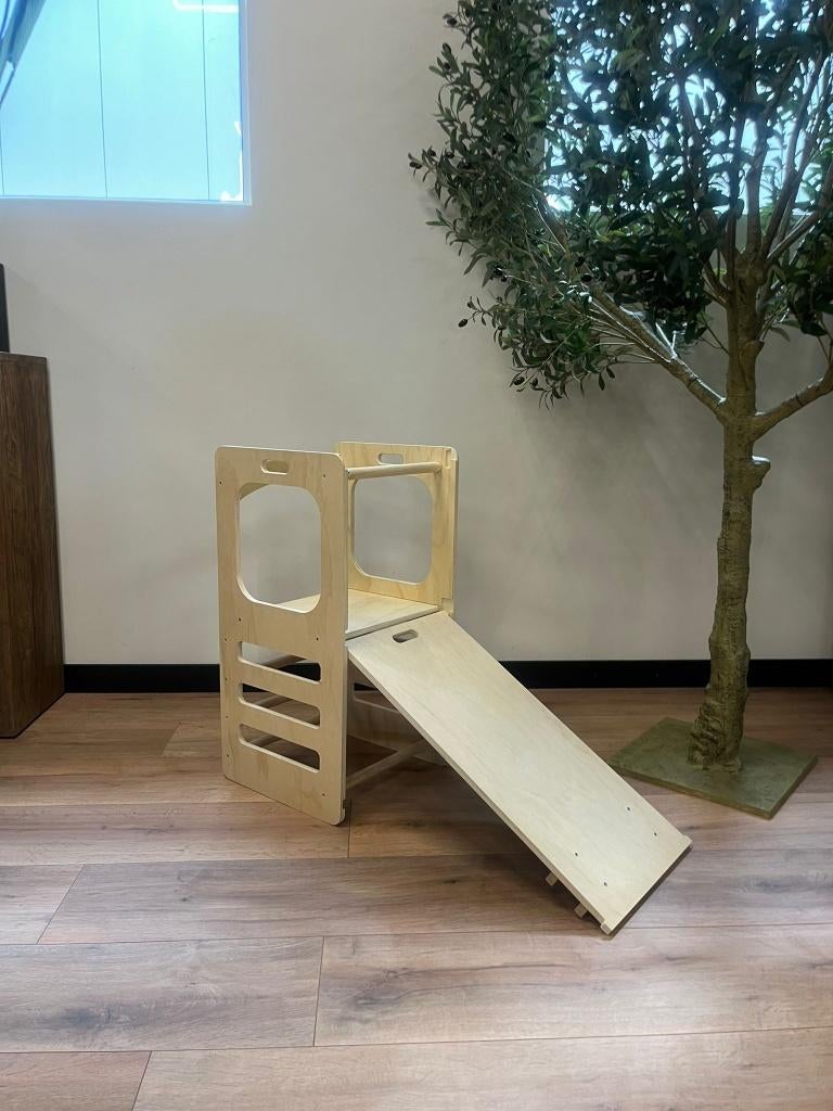Klimtoren met Glijbaan en Krijtbord, Ophalen of Verzenden, Zo goed als nieuw, Meubelstuk of Keukentje