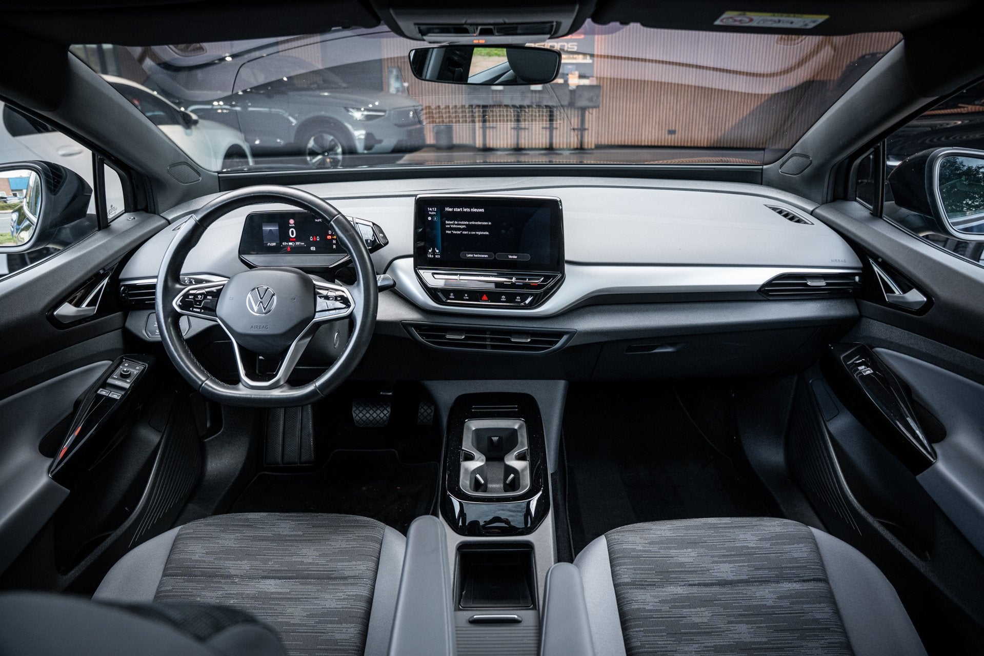 Volkswagen ID.4 Pro 77 kWh|Elek Trekh|IQ-Light|Pano|Warmtepo, Auto's, Automaat, Dealer onderhouden, Gebruikt, Zwart