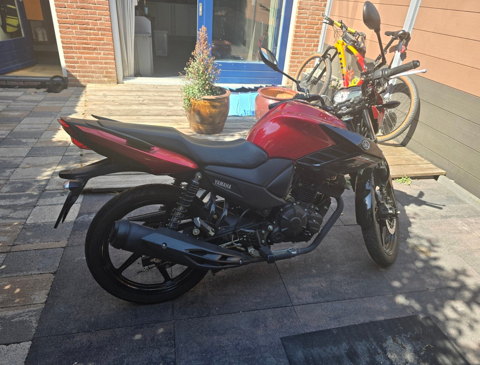 Yamaha YS125, Ophalen