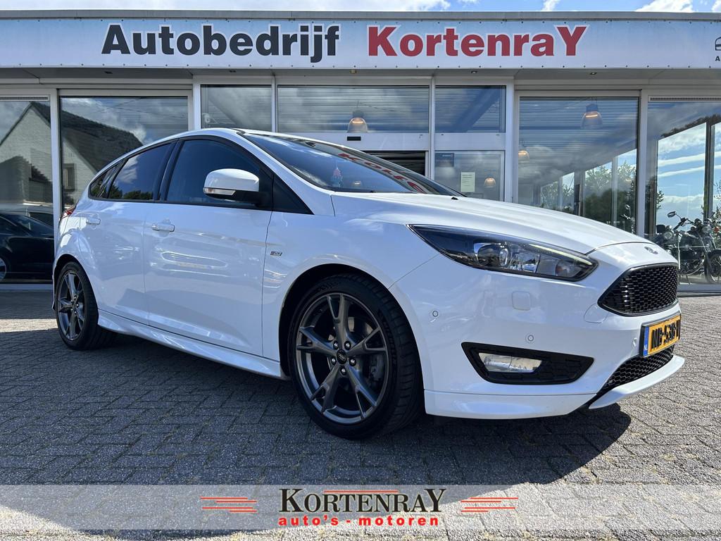 Ford Focus 1.5 ST-Line /airco/cruise control/pdc/d-riem verv, Stof, 4 cilinders, 150 pk, Wit