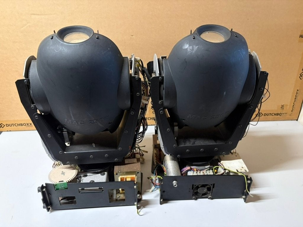 2x Martin MAC 250 moving head + nieuwe originele onderdelen, Muziek en Instrumenten, Ophalen, Gebruikt, Licht, Geluidgestuurd