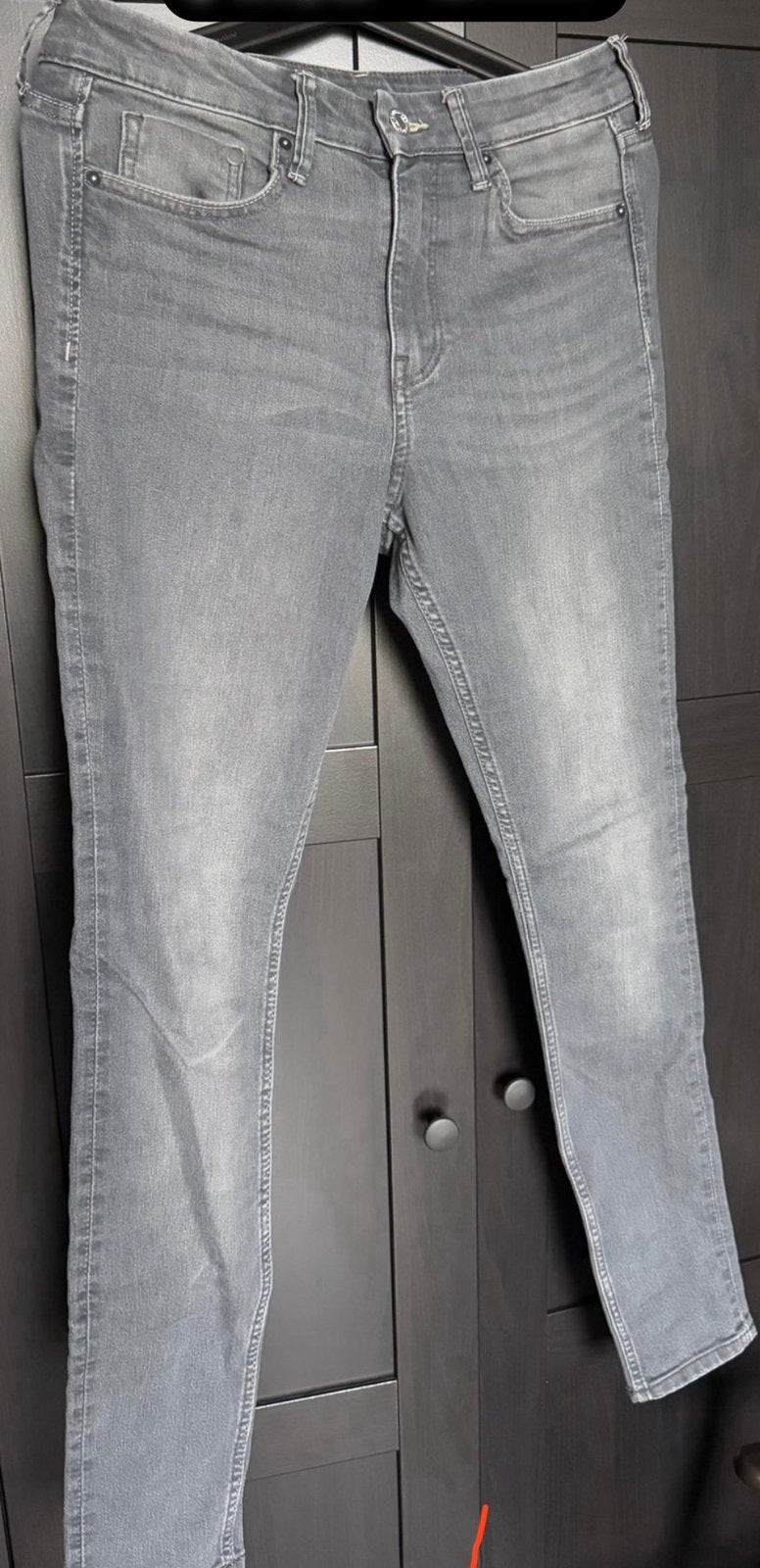 H&M Skinny Regular Waist Jeans Grijs Maat 38, Ophalen of Verzenden, Zo goed als nieuw, Grijs, W30 - W32 (confectie 38/40)