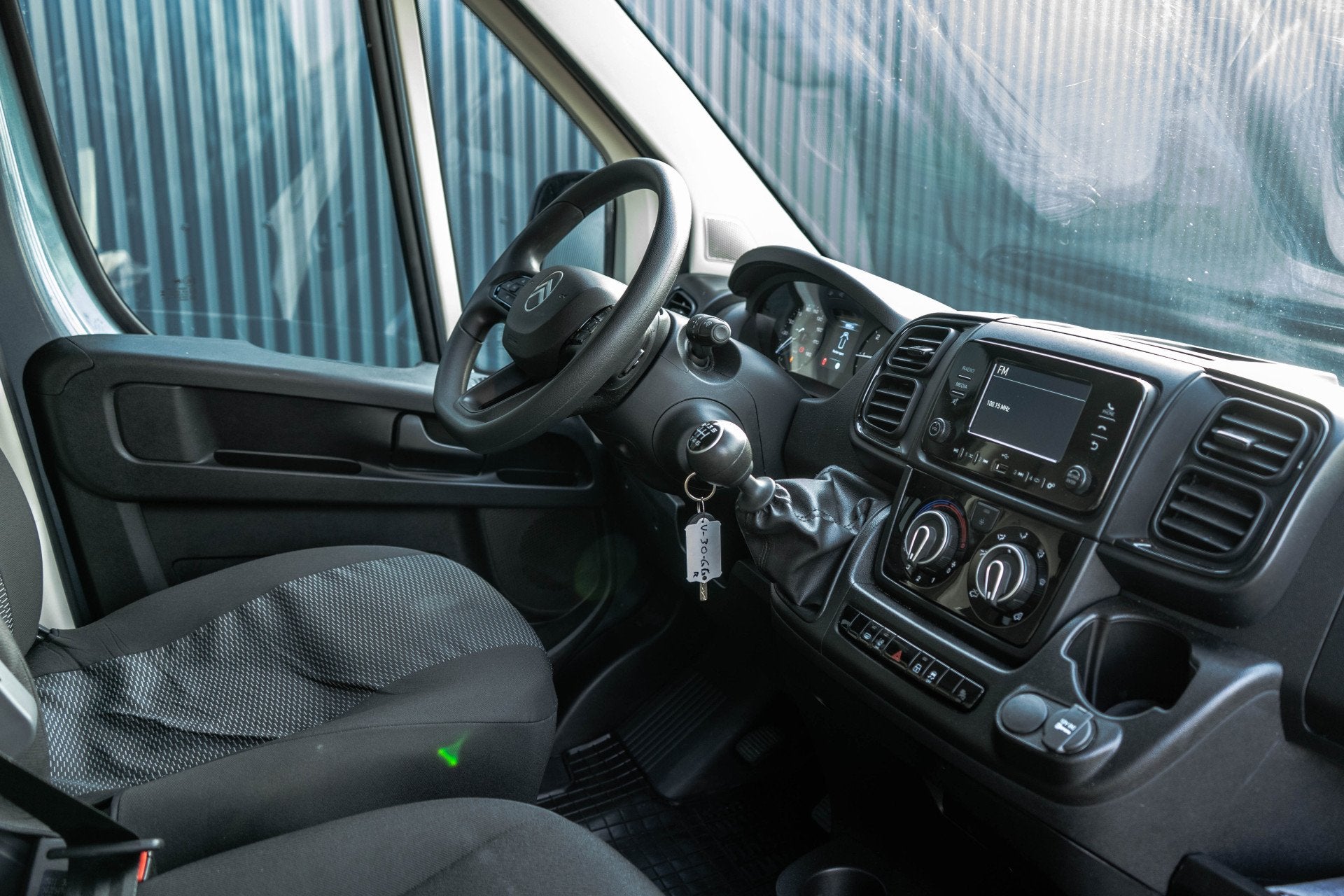 Citroën Jumper 2.2 BlueHDi 120 L2H2 3.3t | NW Model | Camer, Auto's, Voorwielaandrijving, Stof, Gebruikt, 4 cilinders