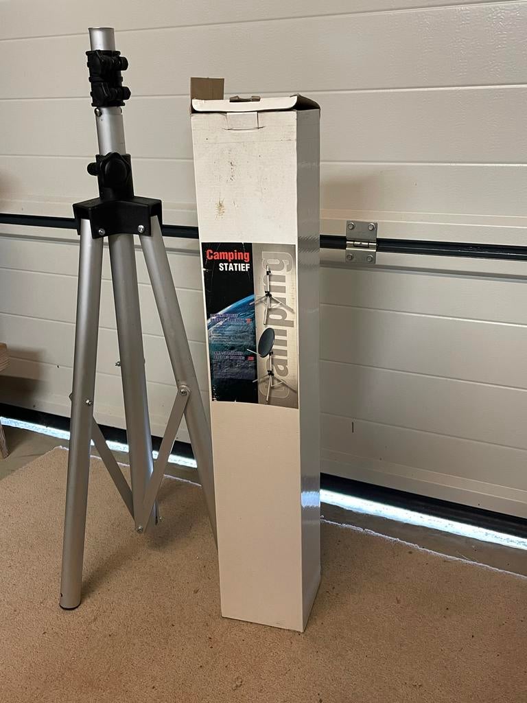 Triax TDS 64 Satellietschotel met LNB en camping statief, Ophalen of Verzenden, Zo goed als nieuw, (Schotel)antenne, Overige merken