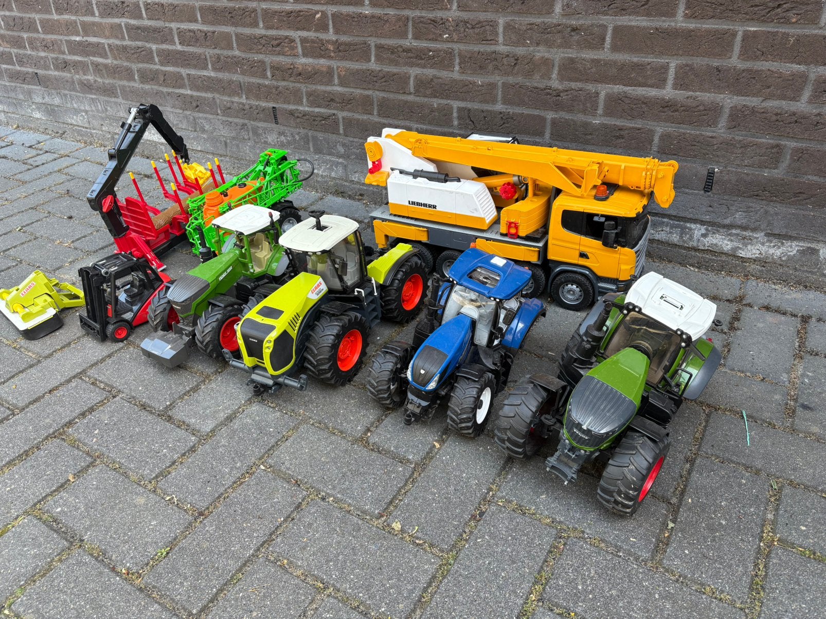 Set bruder tractors, kraan, Ophalen, Zo goed als nieuw