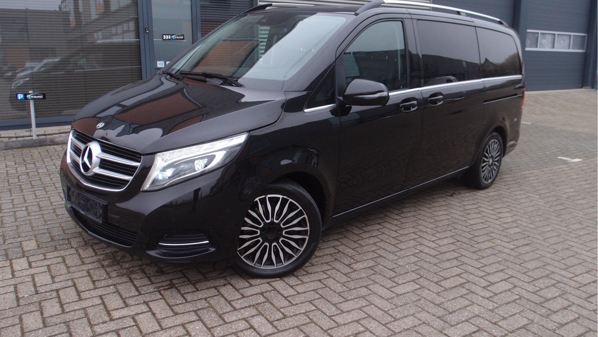 Mercedes-Benz V-Klasse 220d Lang Exclusive 190pk 8-pers belg, Auto's, Automaat, Achterwielaandrijving, Gebruikt, Zwart