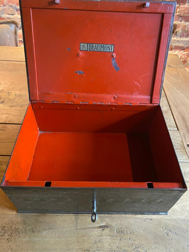 Antieke Beaumont metalen kist met sleutel, Huis en Inrichting, Ophalen of Verzenden, Gebruikt, Metaal