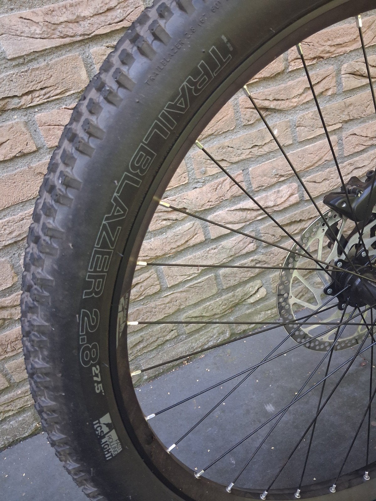 Foto 6 van klunker mountainbike 27.5 plus banden