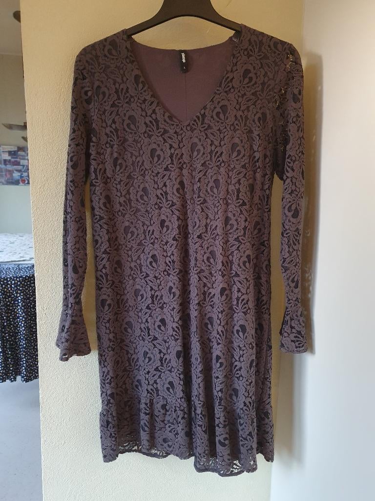 Kantenjurk - Maat L, Kleding | Dames, Jurken, Ophalen, Maat 42/44 (L), Zo goed als nieuw, Knielengte
