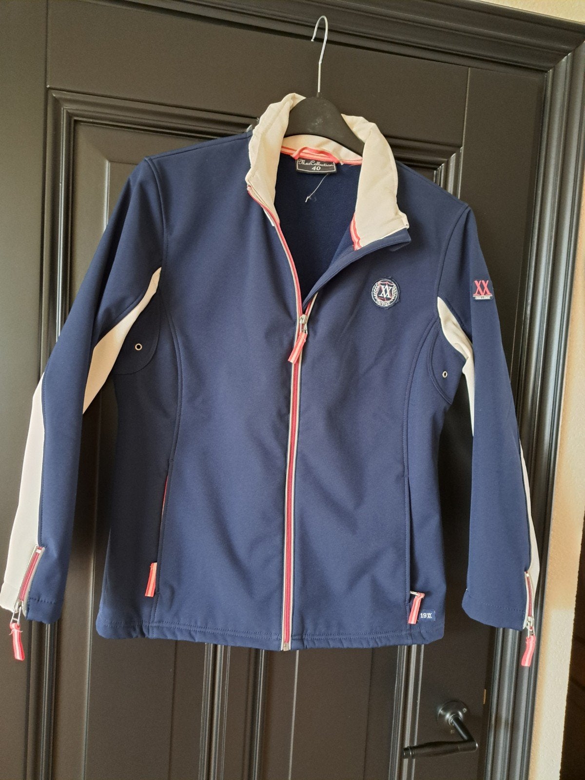DAMES JAS MAAT 40 NIEUW KLEUR DONKER BLAUW, Kleding | Dames, Jassen | Zomer, Nieuw, Maat 38/40 (M), Blauw, Ophalen of Verzenden