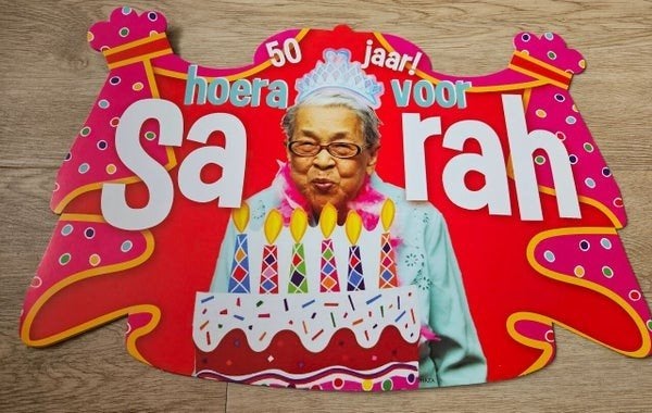 Hoera 50 jaar Sarah Feestbord - Verjaardagsdecoratie, Hobby en Vrije tijd, Ophalen, Onbekend, Nieuw, Onbekend
