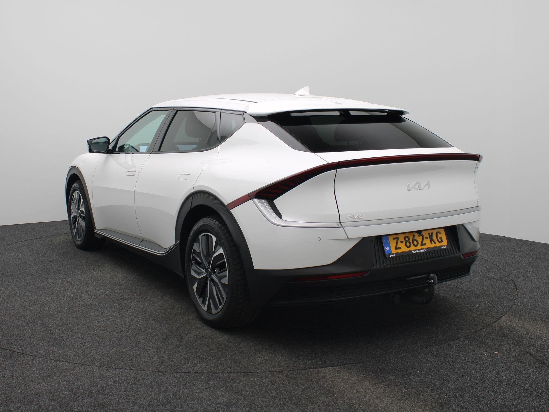 Kia EV6 Light Edition 58 kWh | Stoel - Stuur verwarming | Tr, Auto's, Gebruikt, 750 kg, Leder en Stof, SUV of Terreinwagen