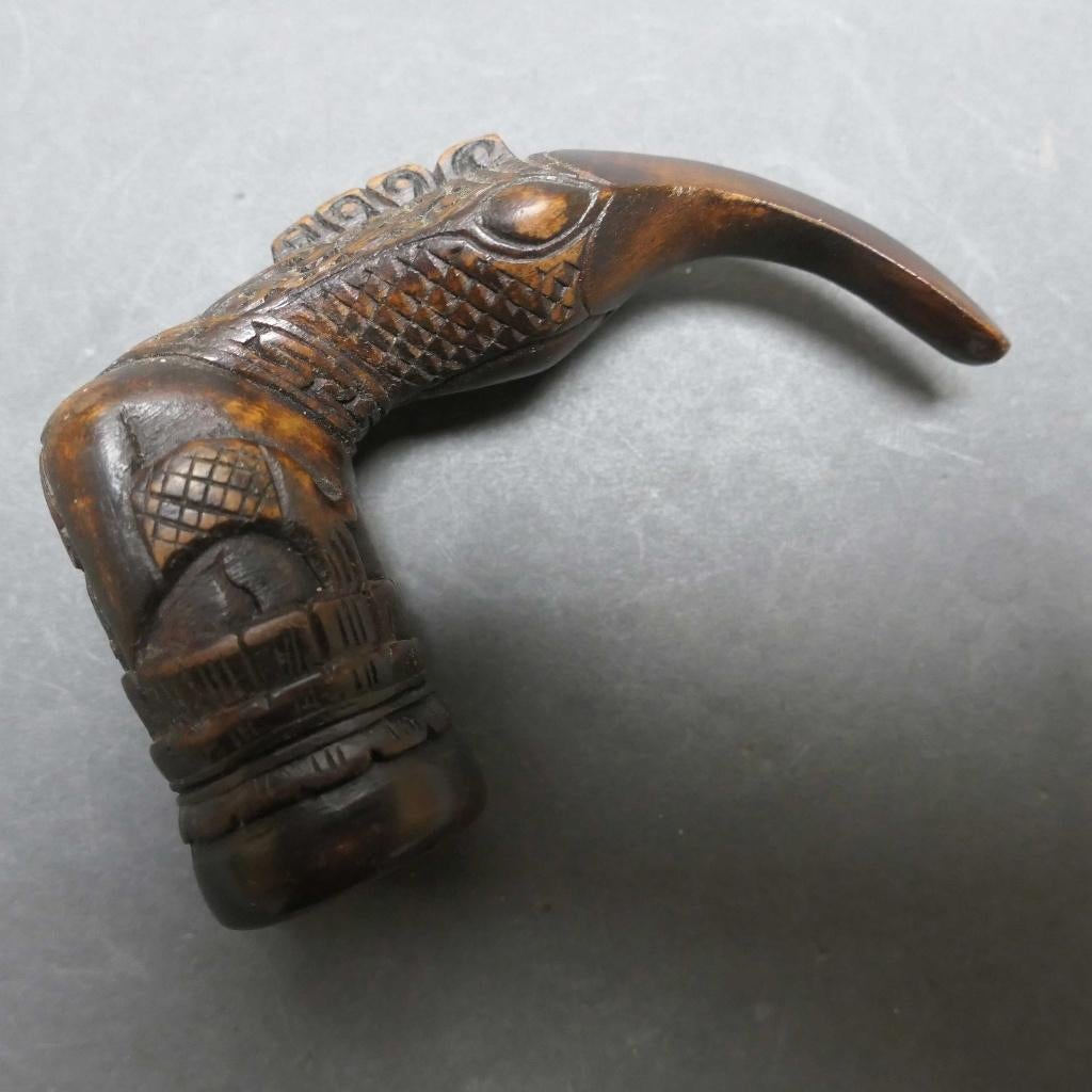 houten keris greep van kingfisher vogel afk uit Indonesie, Verzenden
