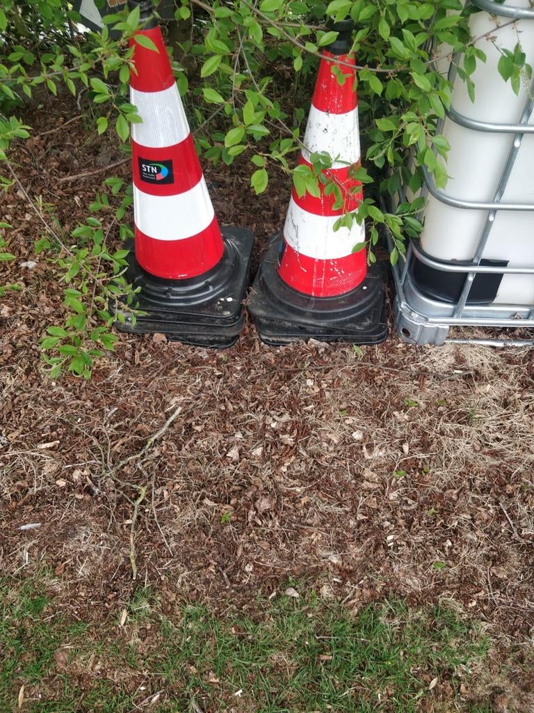 7 verkeerskegels rood wit, Doe-het-zelf en Verbouw, Ophalen of Verzenden