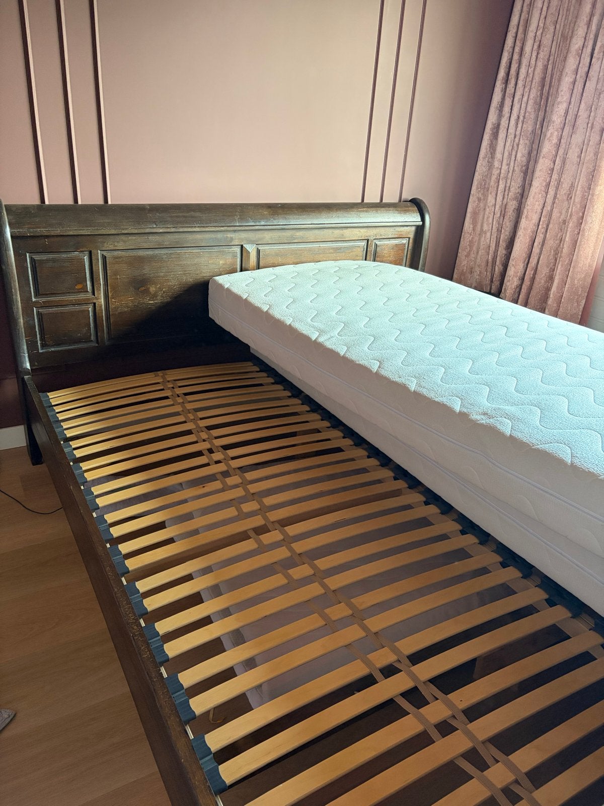 Vintage houten bed 180x220 met lattenbodem en matrassen, Ophalen, Gebruikt, Bruin, Tweepersoons